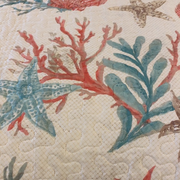 Queen Beachy quilt - Picture 4 of 7